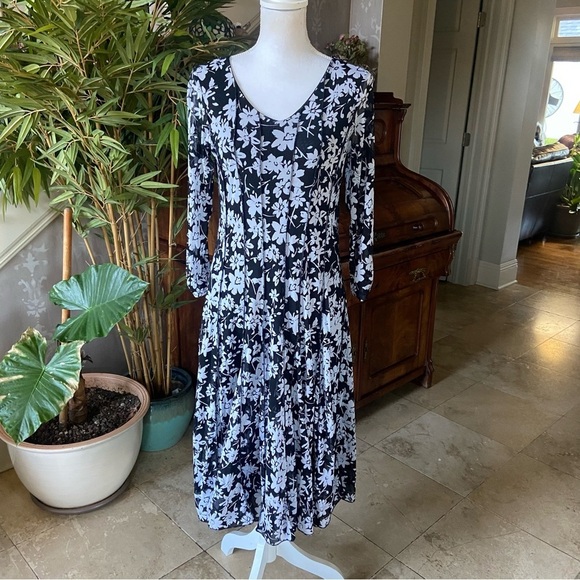Coldwater Creek A Line Fit & Flare Dress Size 10 Black White Floral Long Sleeve - Picture 2 of 16